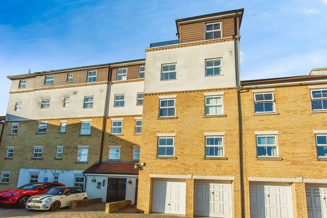 Audley Court, 1 Forge Way, Southend-on-Sea, Essex, SS1, photo 15