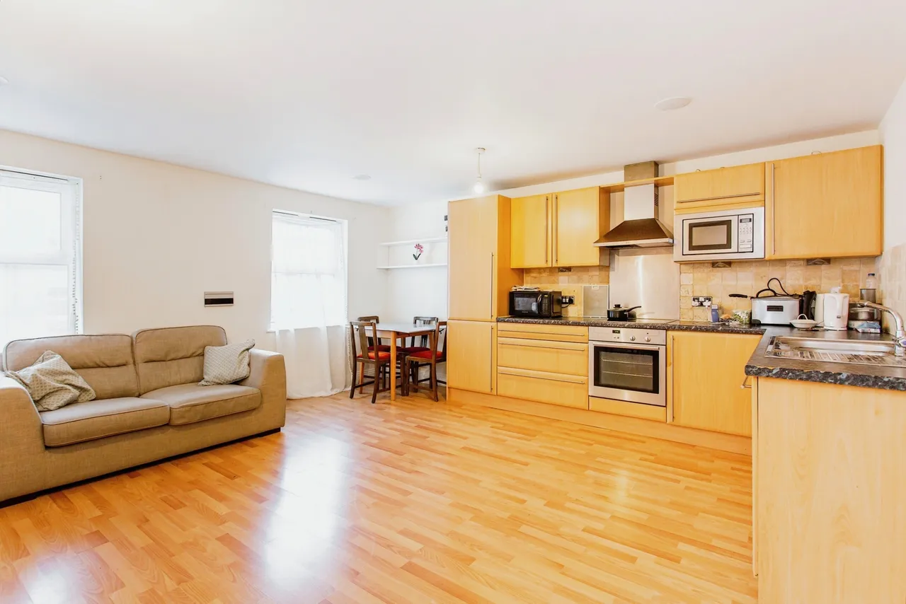 2 bed flat for sale — Audley Court, 1 Forge Way, Southend-on-Sea, Essex, SS1