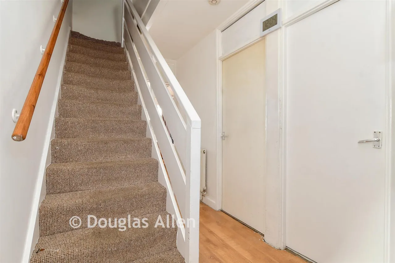 Capworth Street, Leyton, E10, photo 4