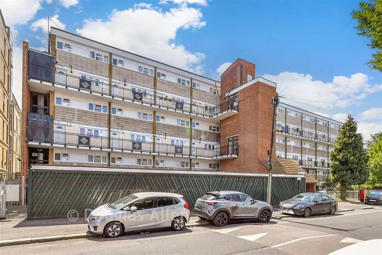 2 bed flat for sale, Capworth Street, Leyton, E10