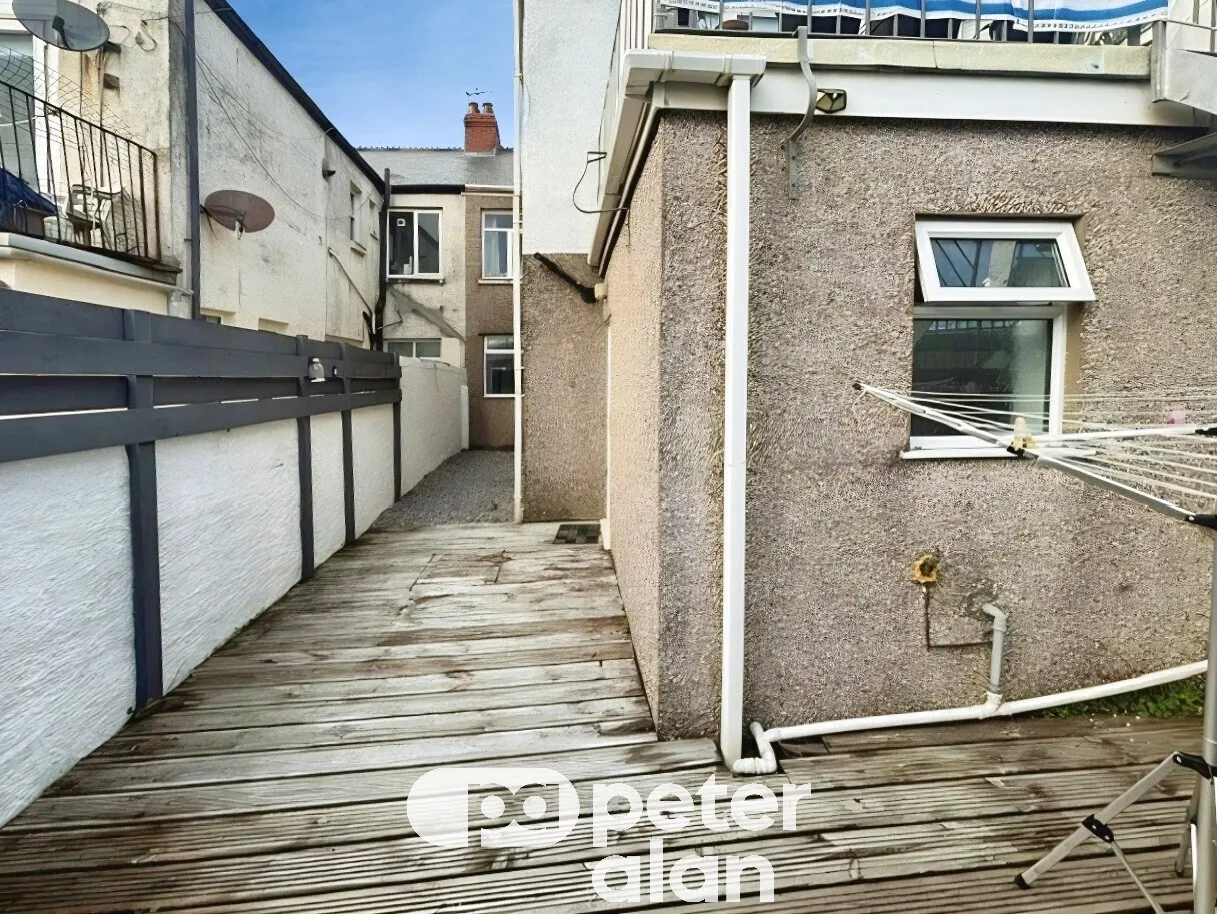 2 bed flat to rent, Porthcawl, CF36