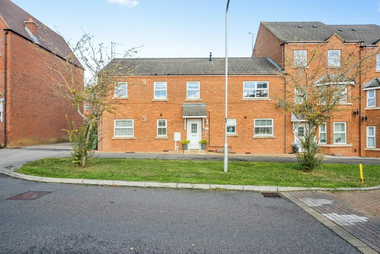 2 bed flat for sale, Faulkner Drive, Bletchley, MK3