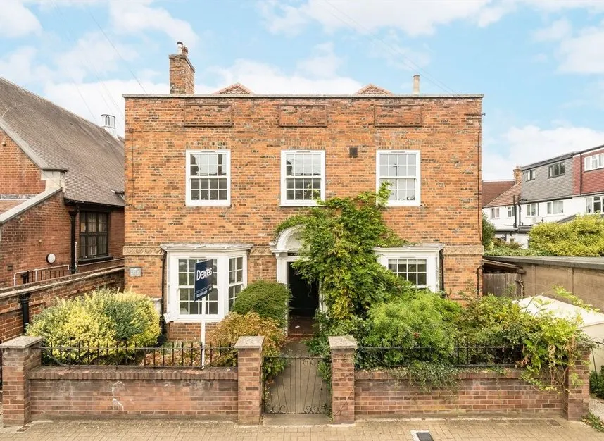 4 bed flat to rent, Waynflete Street, Earlsfield, SW18