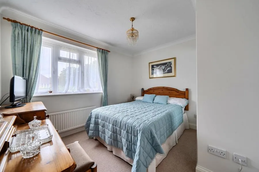 Barber Close, Hurst, RG10, photo 9
