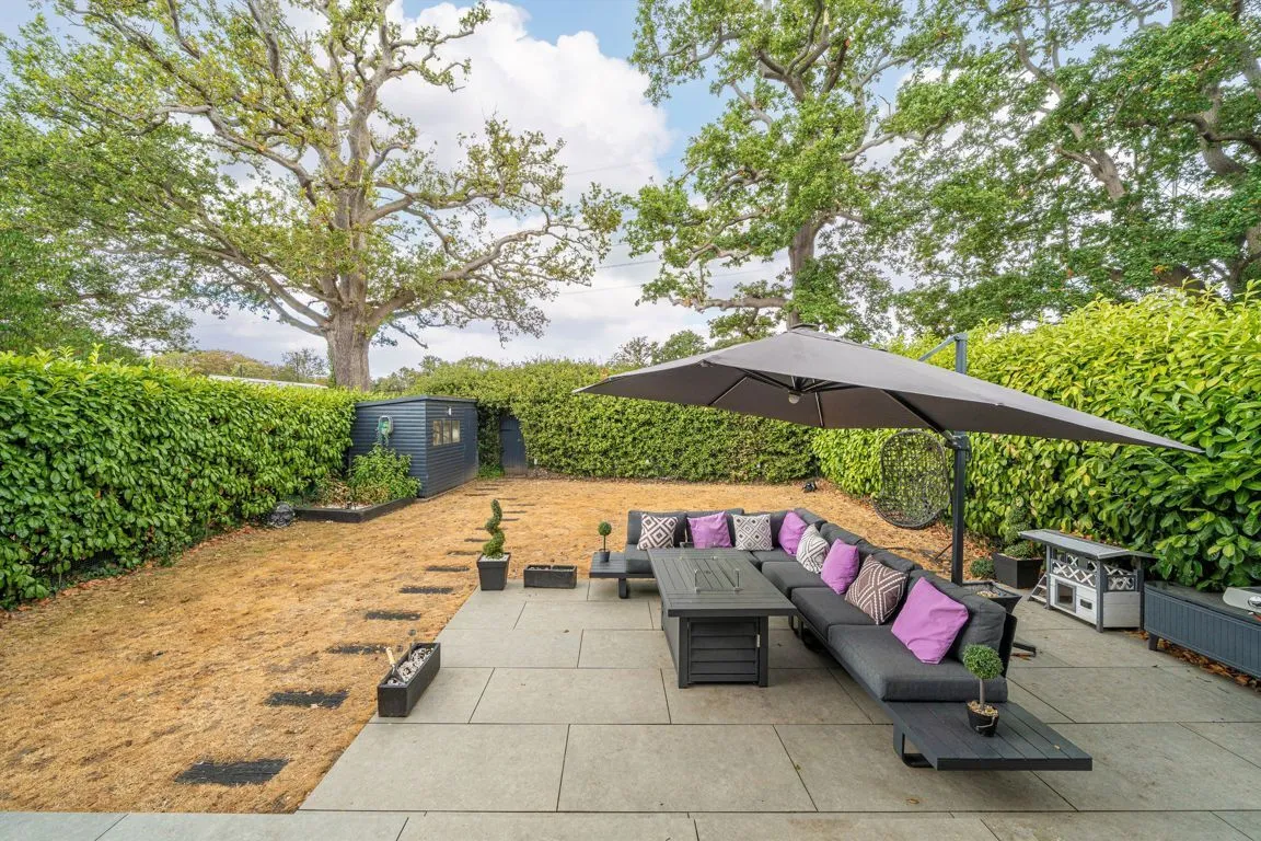 Queens Avenue, West Byfleet, KT14, photo 8