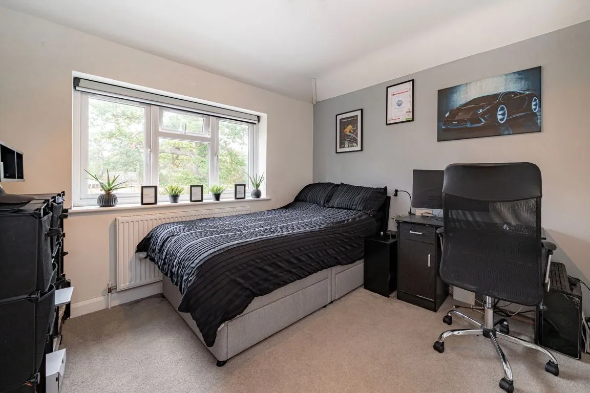 Queens Avenue, West Byfleet, KT14, photo 10