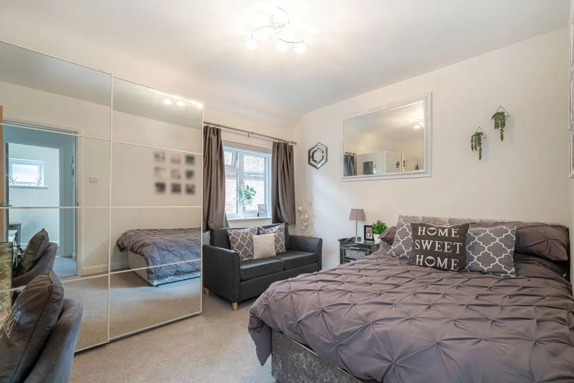 Queens Avenue, West Byfleet, KT14, photo 9