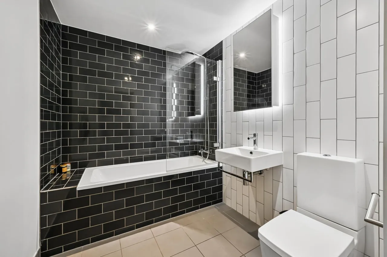 Marco Polo, Royal Wharf, E16, photo 11