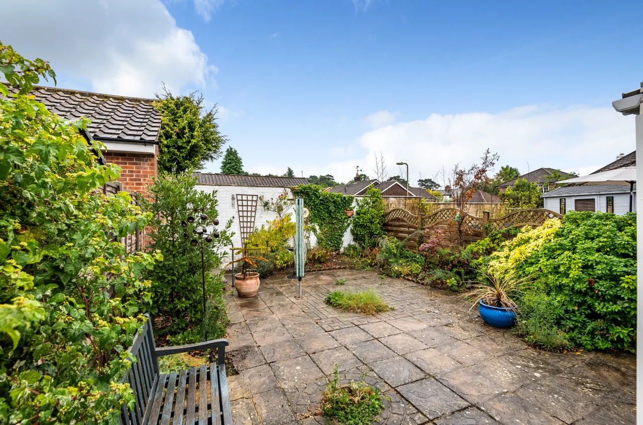 Lemon Grove, Whitehill, Bordon, Hampshire, GU35 9BE, photo 8