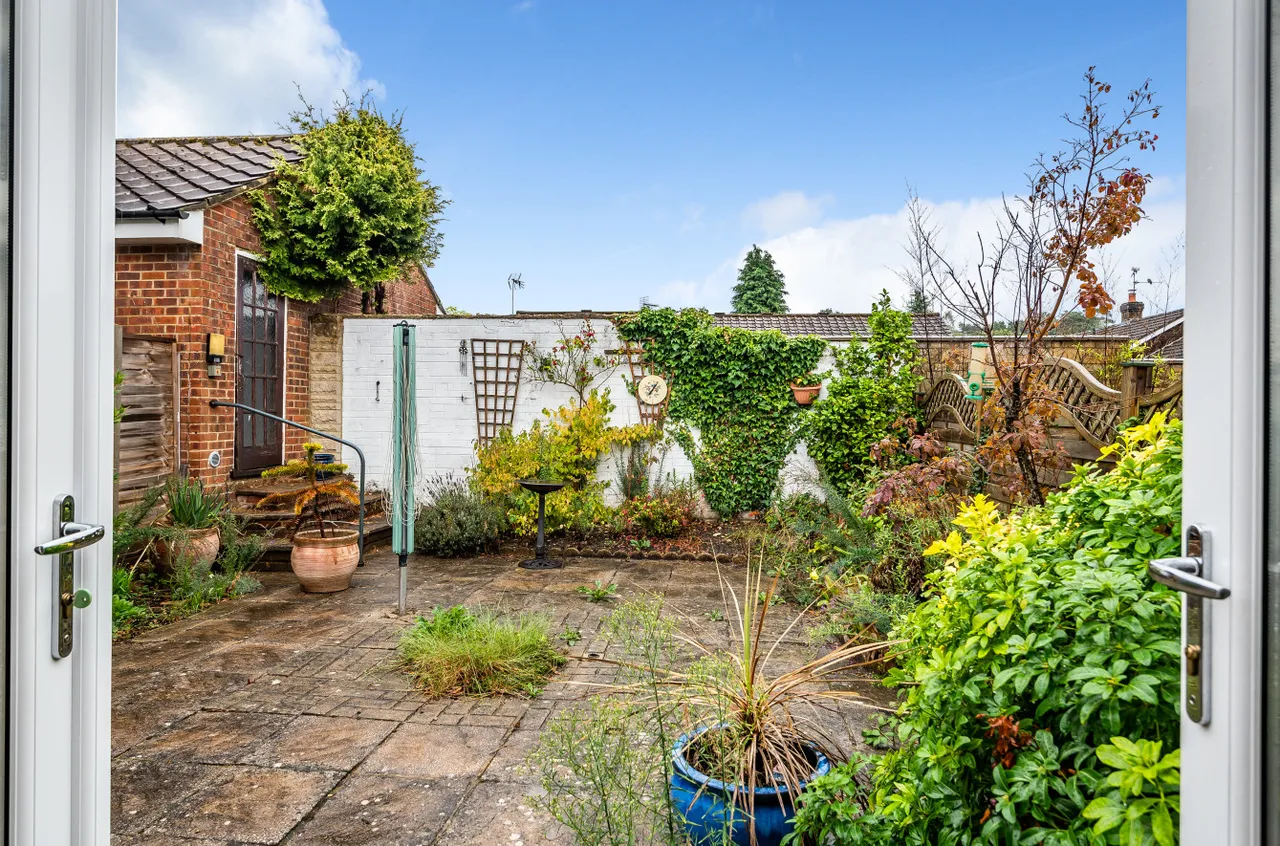 Lemon Grove, Whitehill, Bordon, Hampshire, GU35 9BE, photo 11