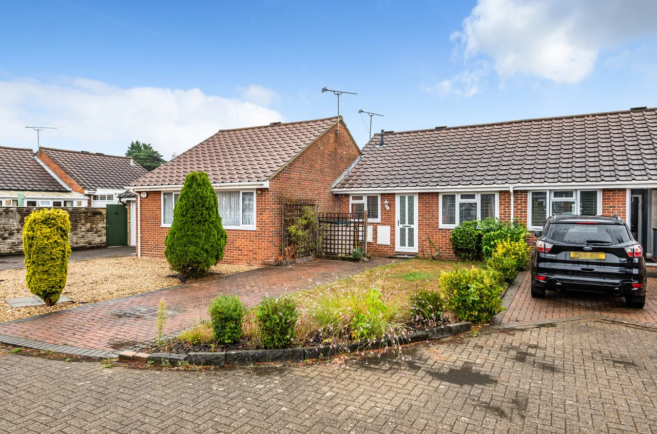 Lemon Grove, Whitehill, Bordon, Hampshire, GU35 9BE, photo 15
