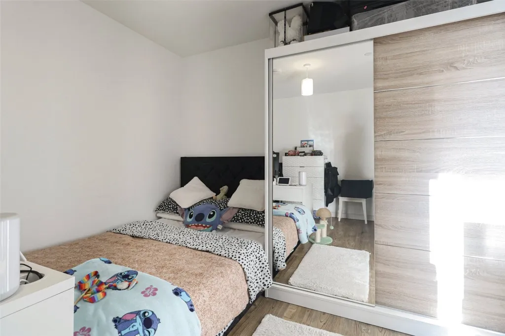 Ron Leighton Way, East Ham, E6, photo 14