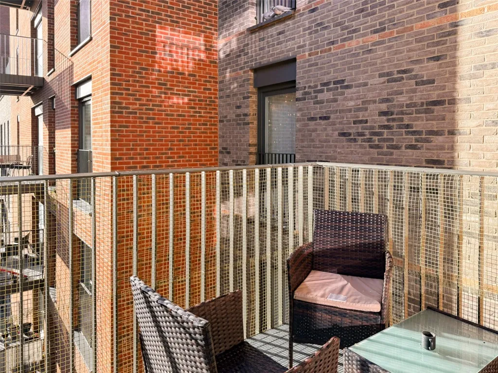 Ron Leighton Way, East Ham, E6, photo 7