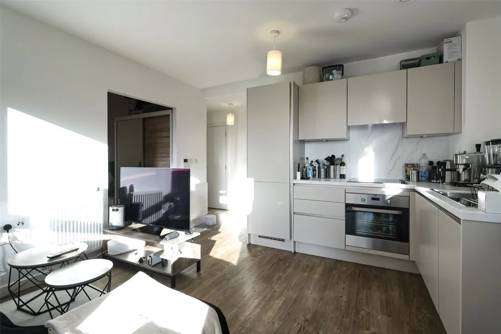 Ron Leighton Way, East Ham, E6, photo 4