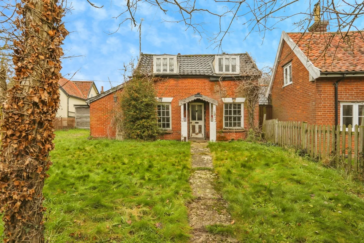 3 bed house for sale — Common Road, Shelfanger, Diss