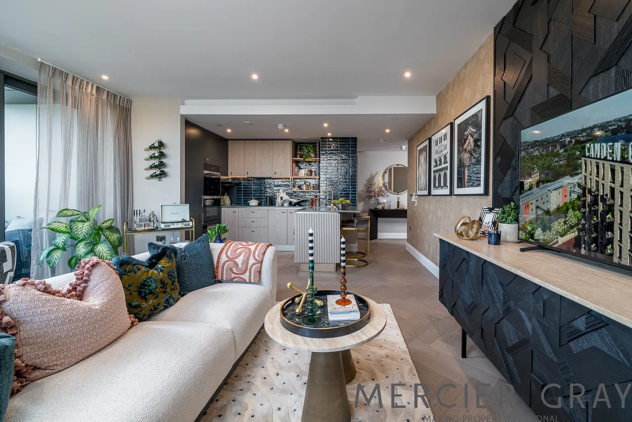 Chalk Farm Road, Primrose Hill, NW1, photo 9