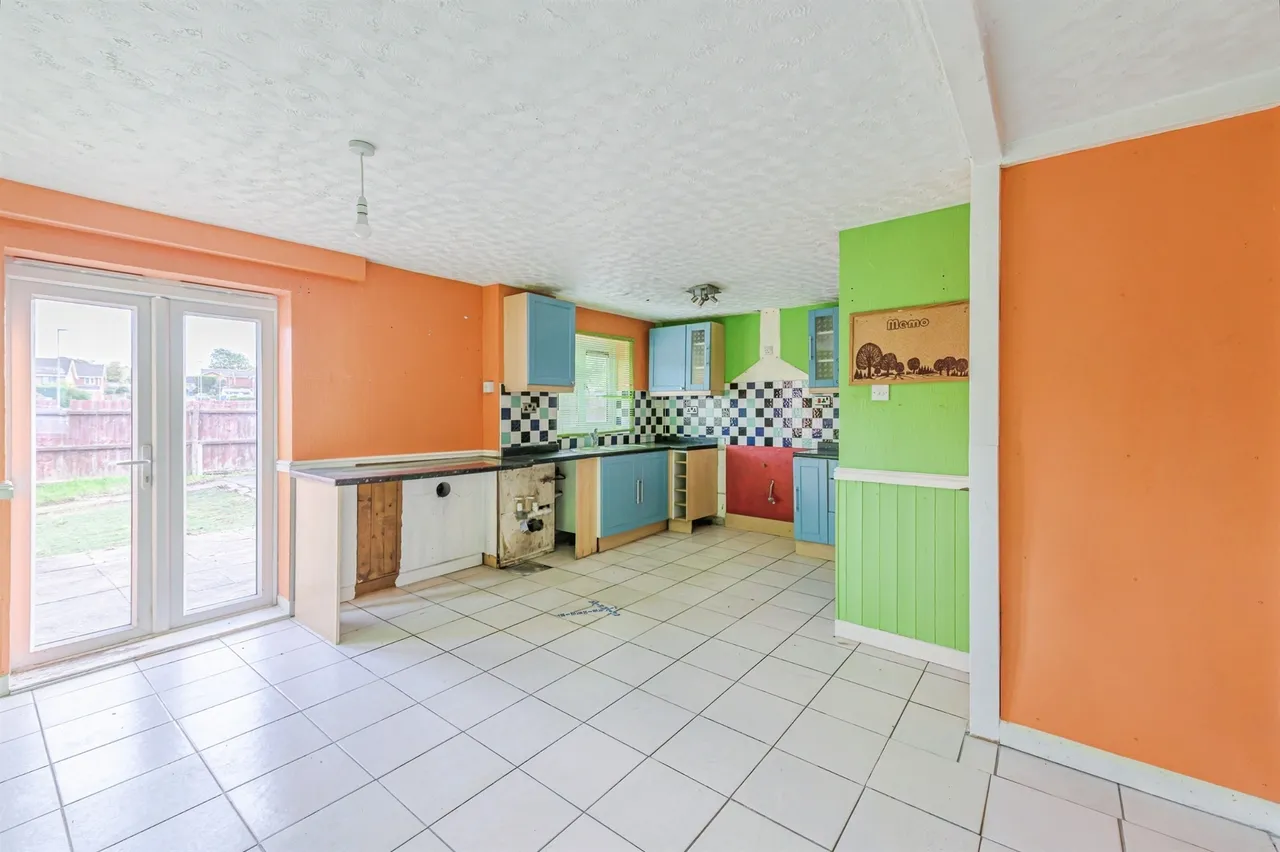 Abelia, Amington, B77, photo 5