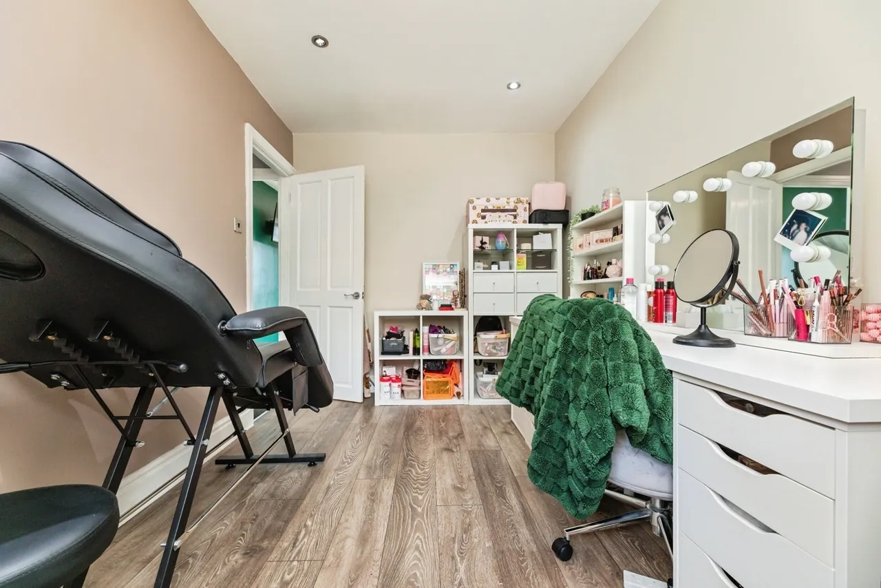 Halliwell Crescent, Sheffield, S5, photo 13