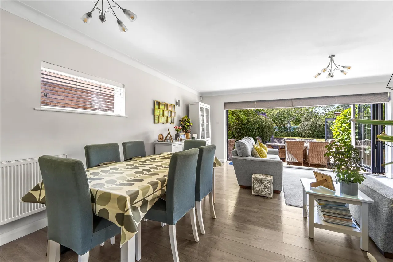 Kenton Avenue, Sunbury, TW16 5AS, photo 6