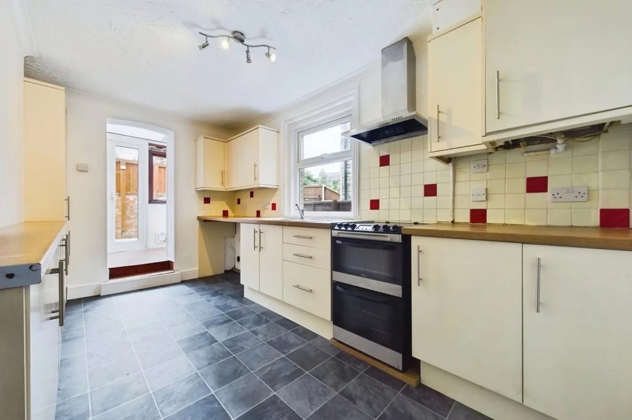 Heathfield Avenue, Dover, photo 4