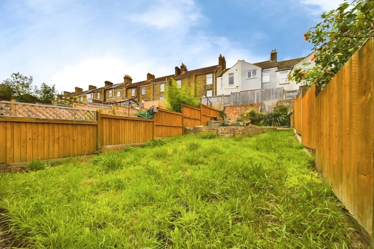 Heathfield Avenue, Dover, photo 6