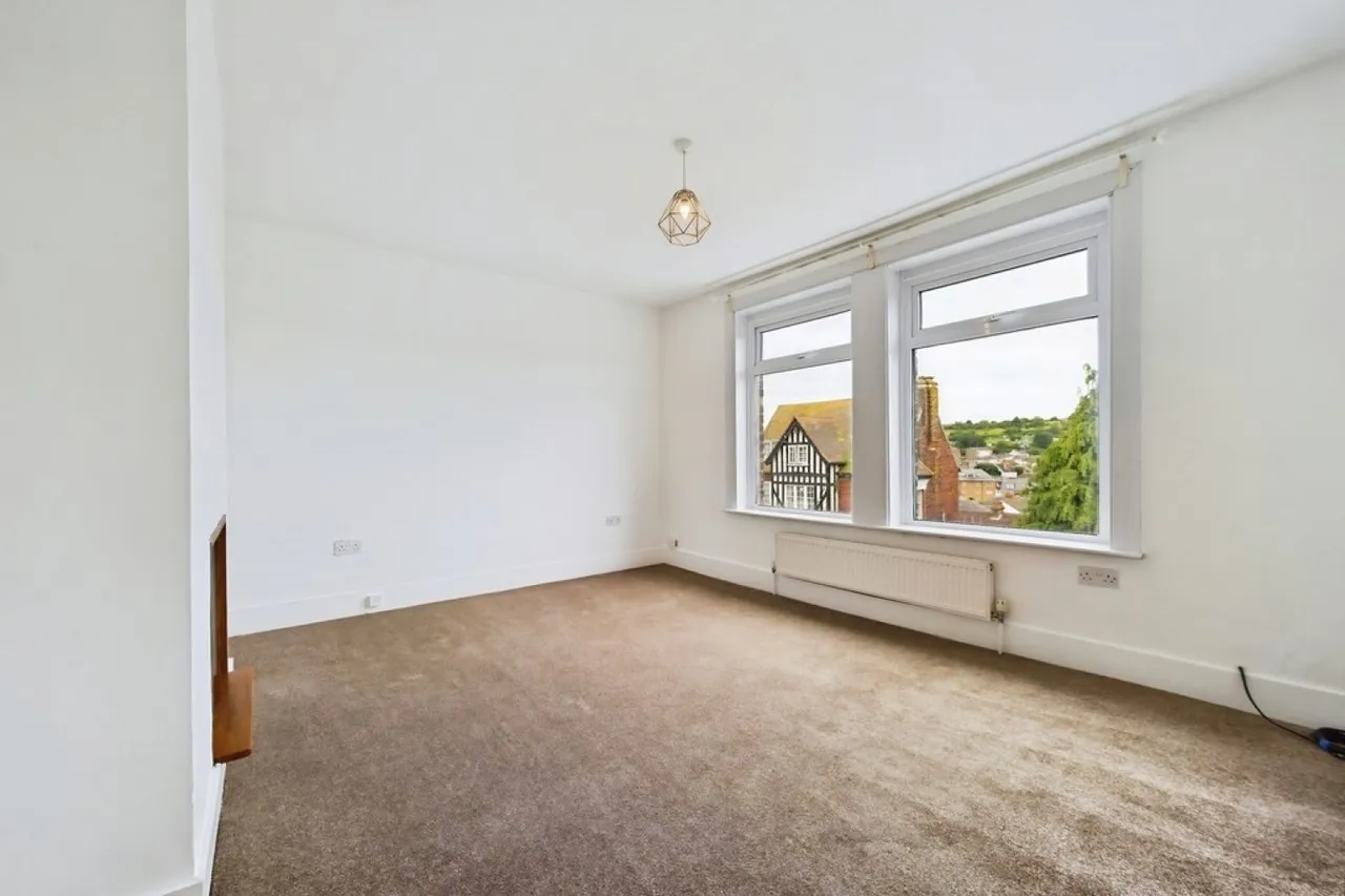 Heathfield Avenue, Dover, photo 5