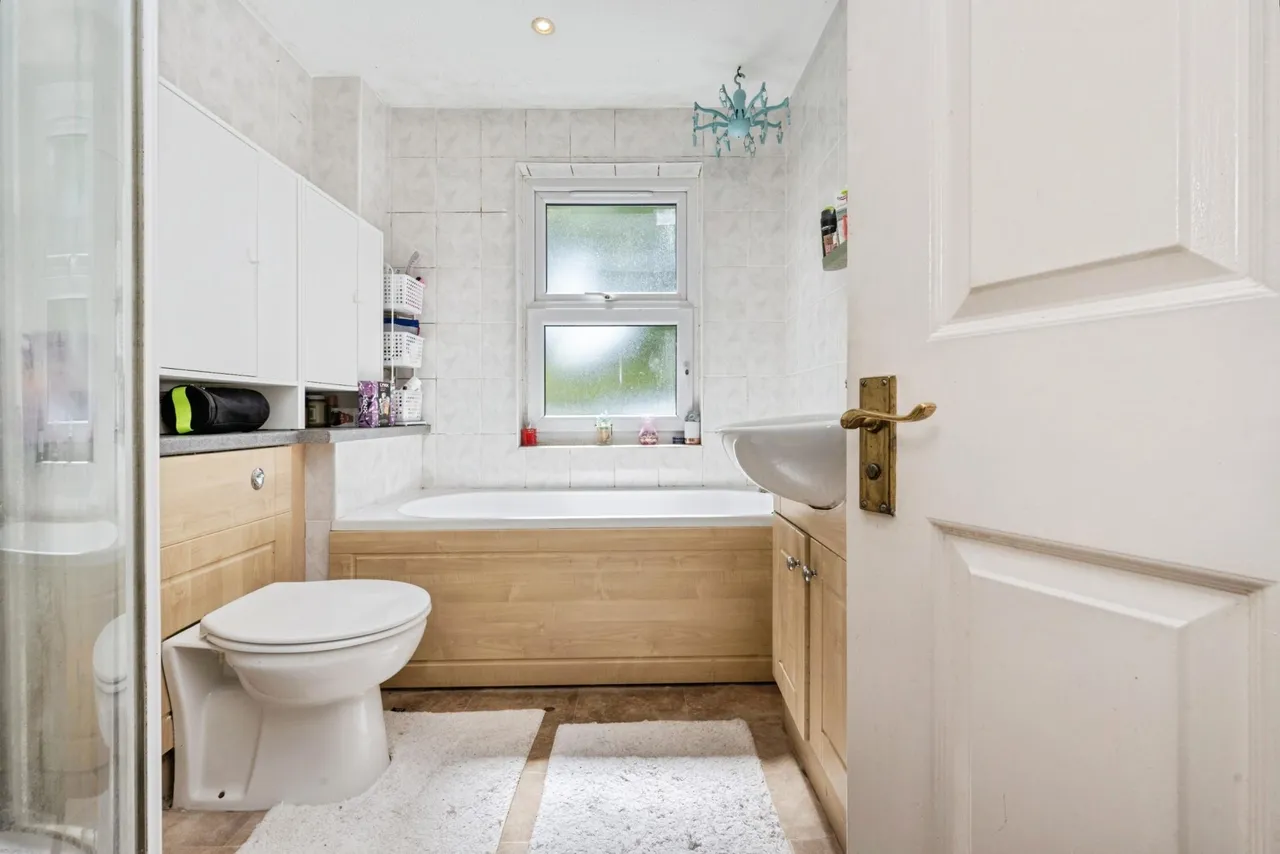 Ashburnham Road, Bedford, MK40, photo 18