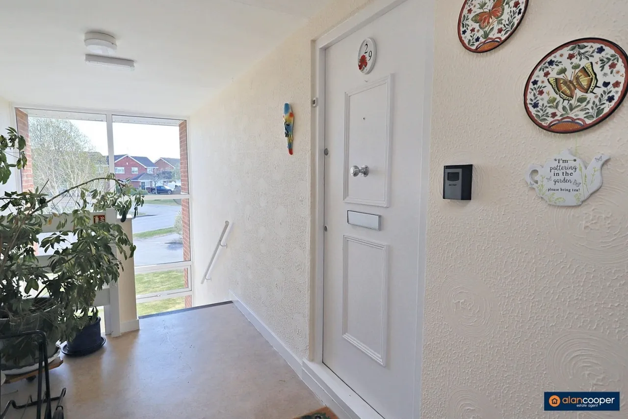 Coniston Court, St Nicolas Park, CV11, photo 20
