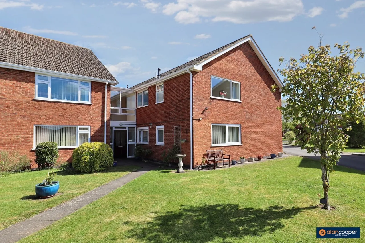 Coniston Court, St Nicolas Park, CV11, photo 21