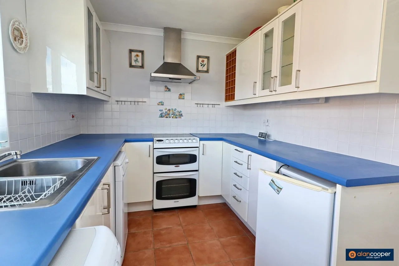 Coniston Court, St Nicolas Park, CV11, photo 10