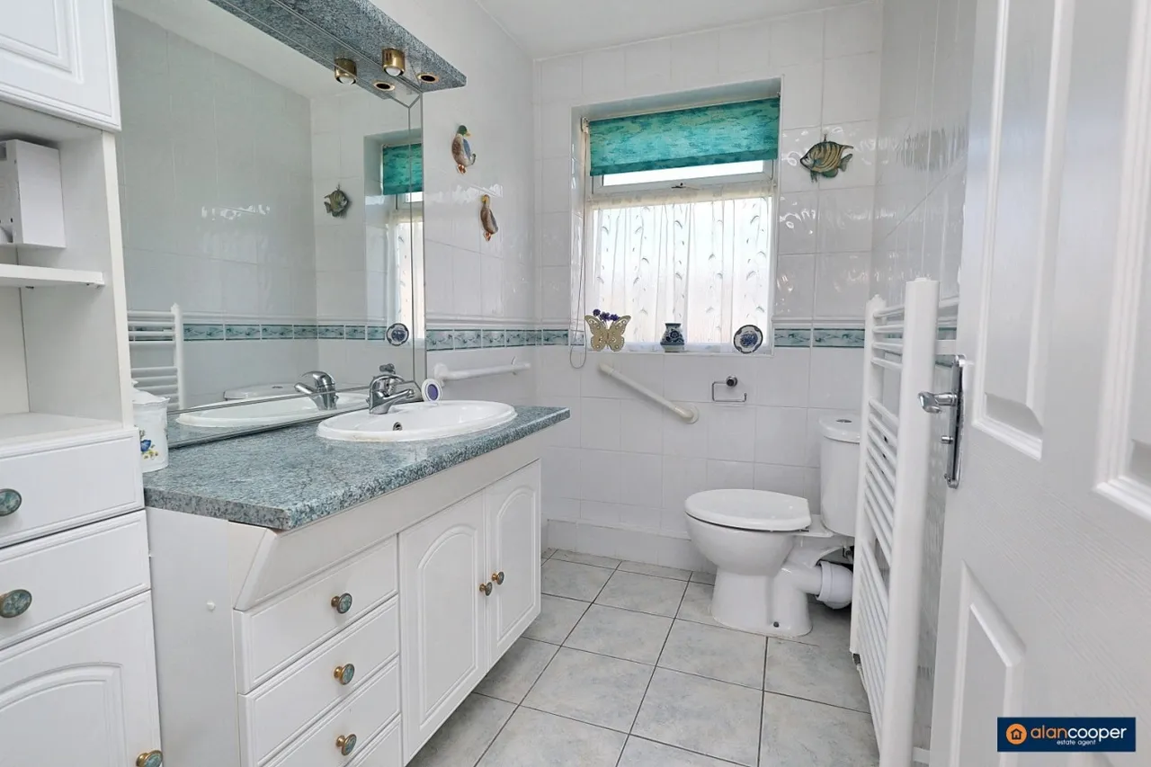 Coniston Court, St Nicolas Park, CV11, photo 17