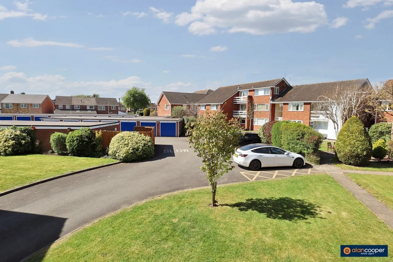 Coniston Court, St Nicolas Park, CV11, photo 16