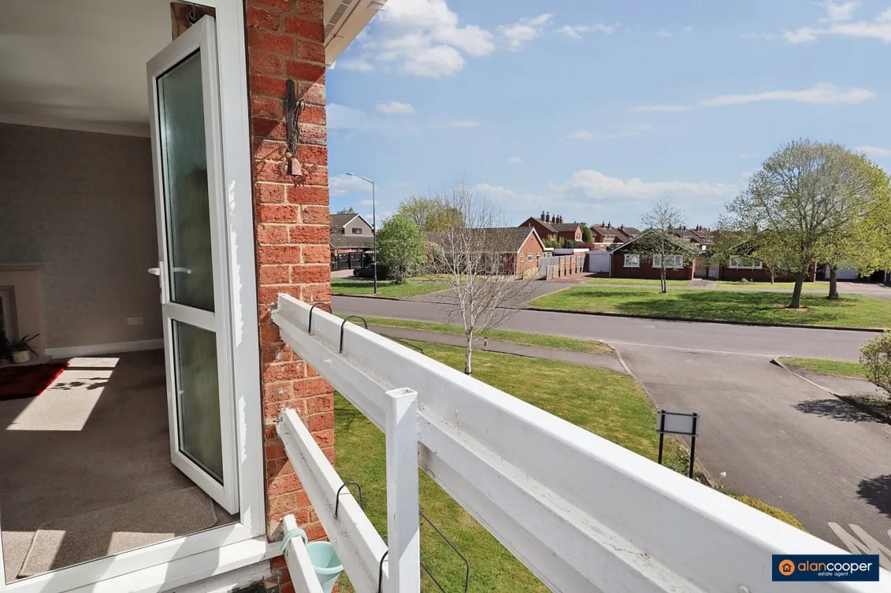 Coniston Court, St Nicolas Park, CV11, photo 8