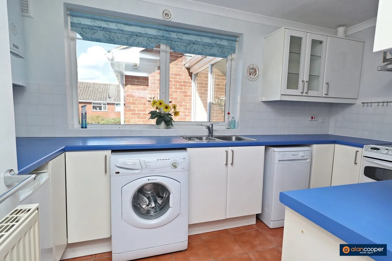 Coniston Court, St Nicolas Park, CV11, photo 9