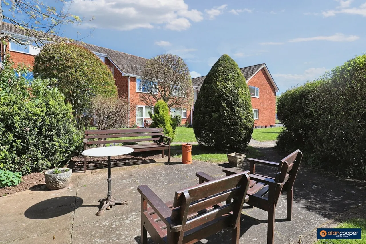 Coniston Court, St Nicolas Park, CV11, photo 22