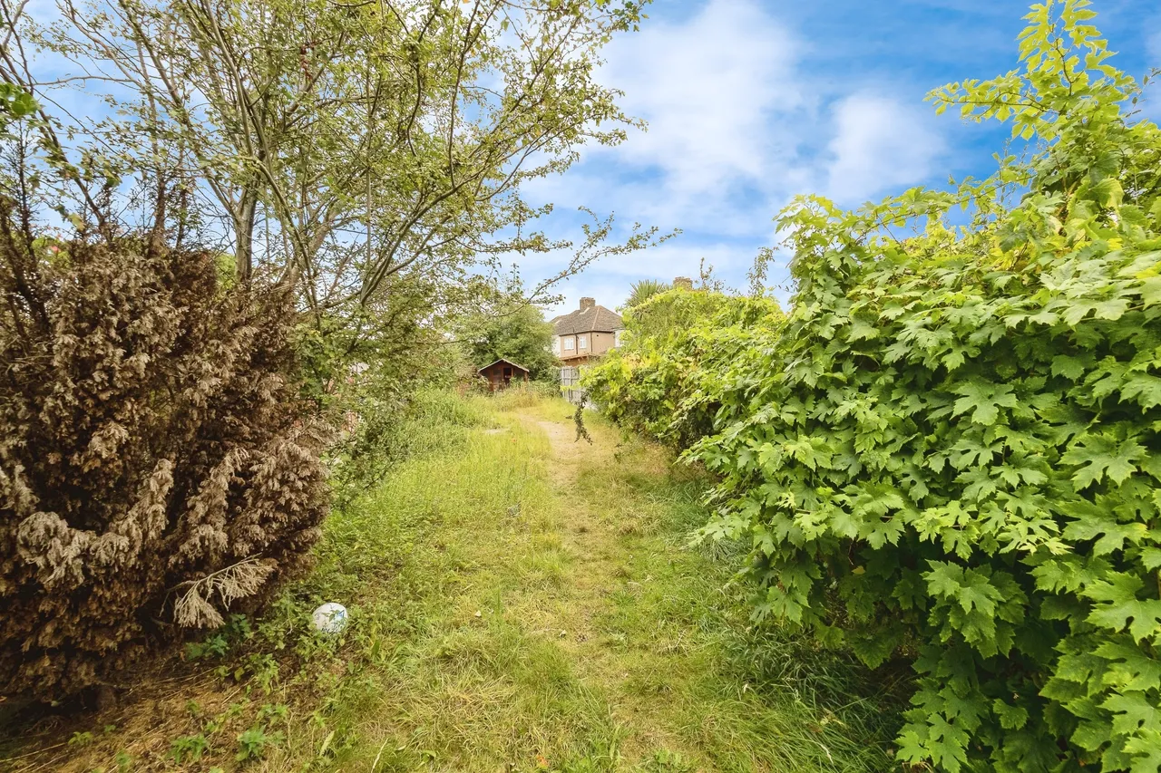Ford Lane, South Hornchurch, RM13, photo 14