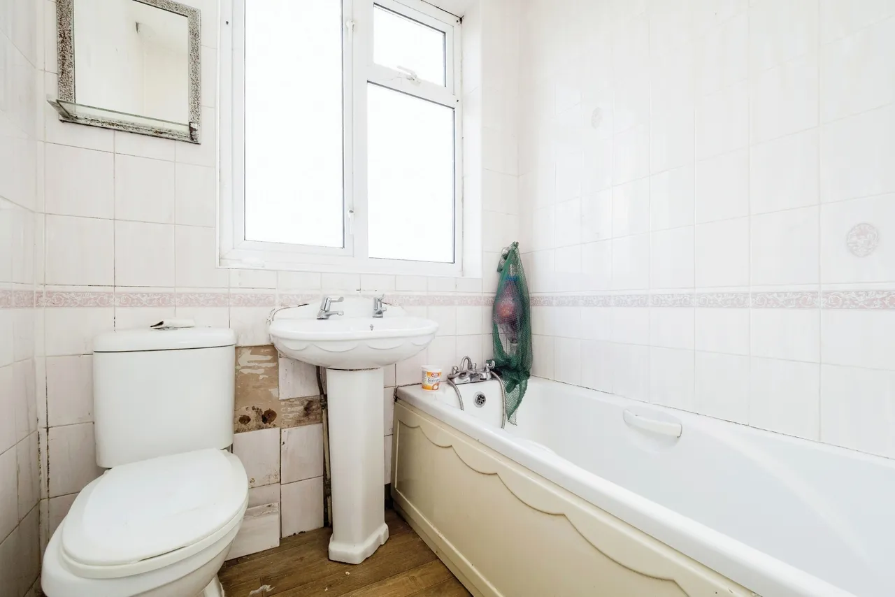 Ford Lane, South Hornchurch, RM13, photo 10