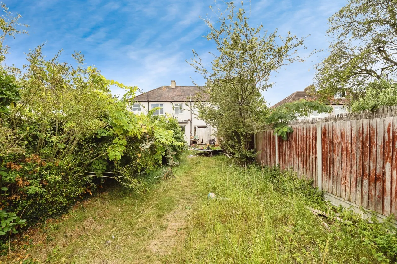 Ford Lane, South Hornchurch, RM13, photo 16