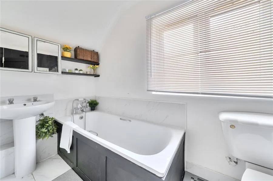 Bath Road, Taplow, SL6, photo 4