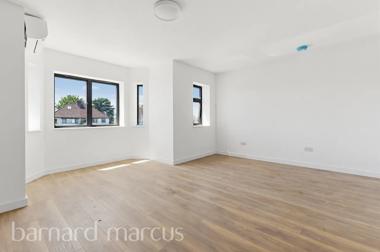 Kingston Road, Epsom, photo 4