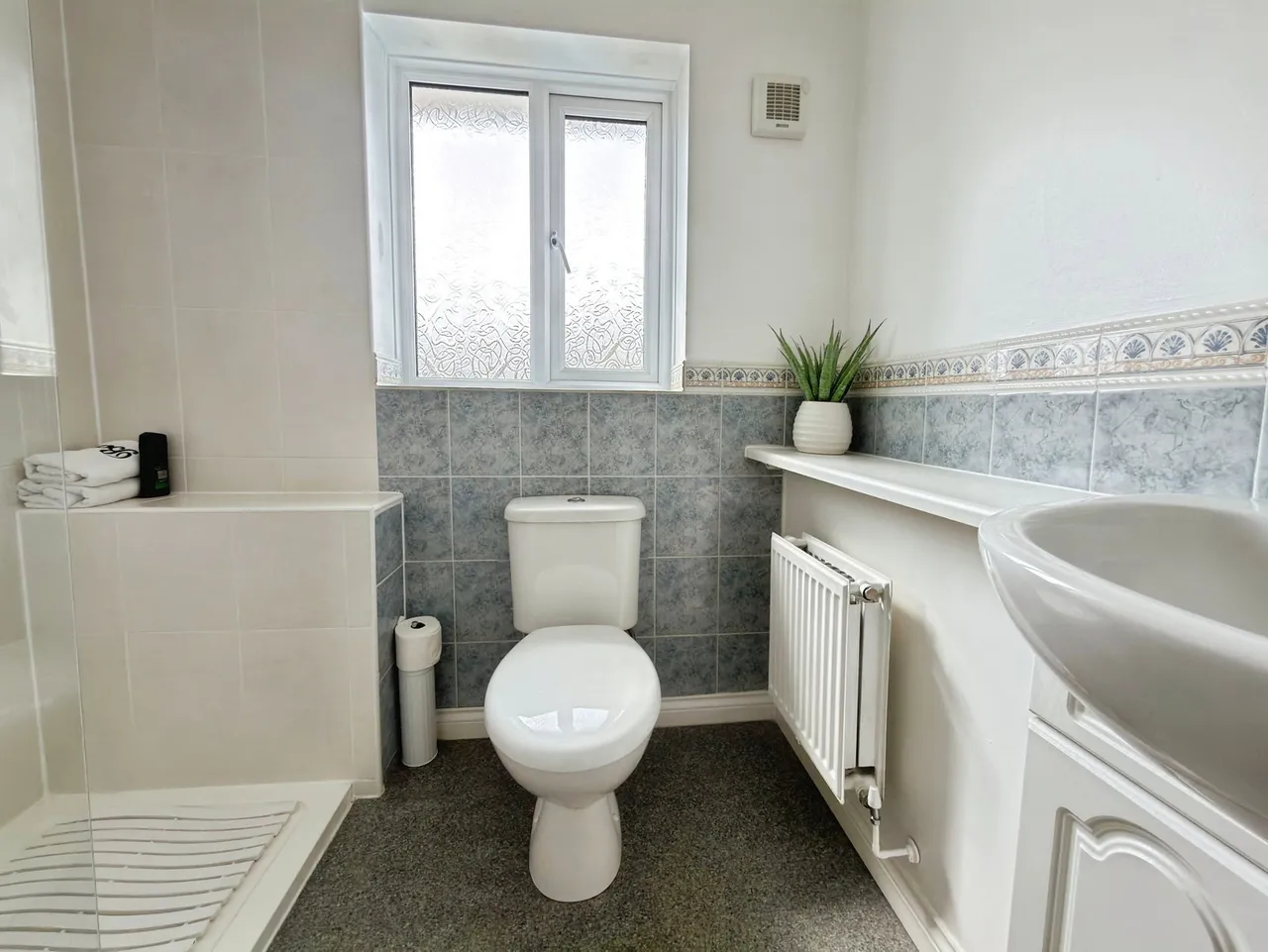 Nicholas Court, Gorseinon, photo 24