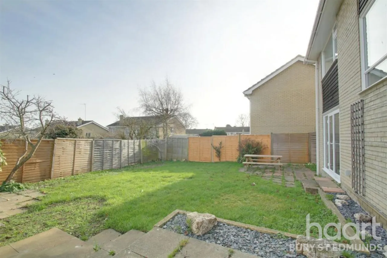Bury Park Drive, Bury St Edmunds, IP33, photo 4