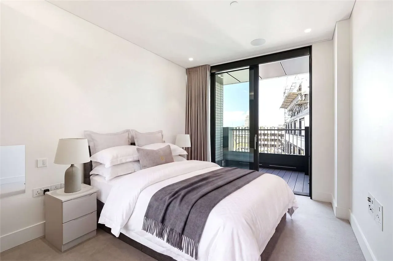 Rathbone Place, London, W1T, photo 9