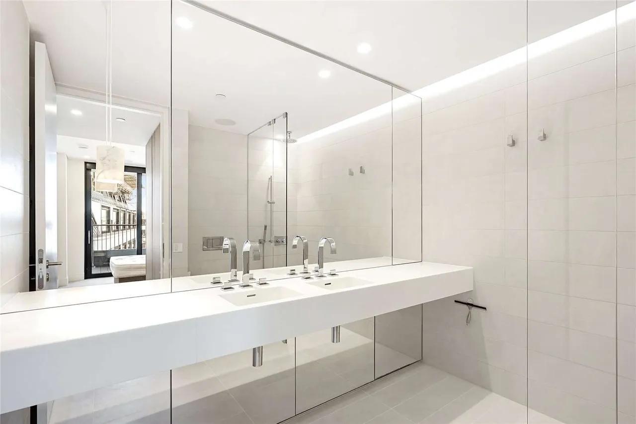 Rathbone Place, London, W1T, photo 11