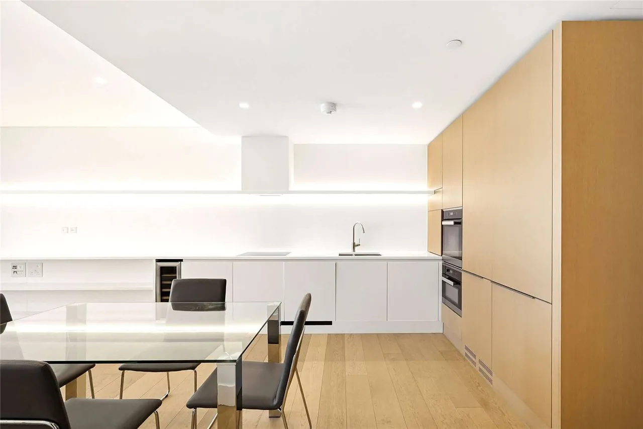 Rathbone Place, London, W1T, photo 8