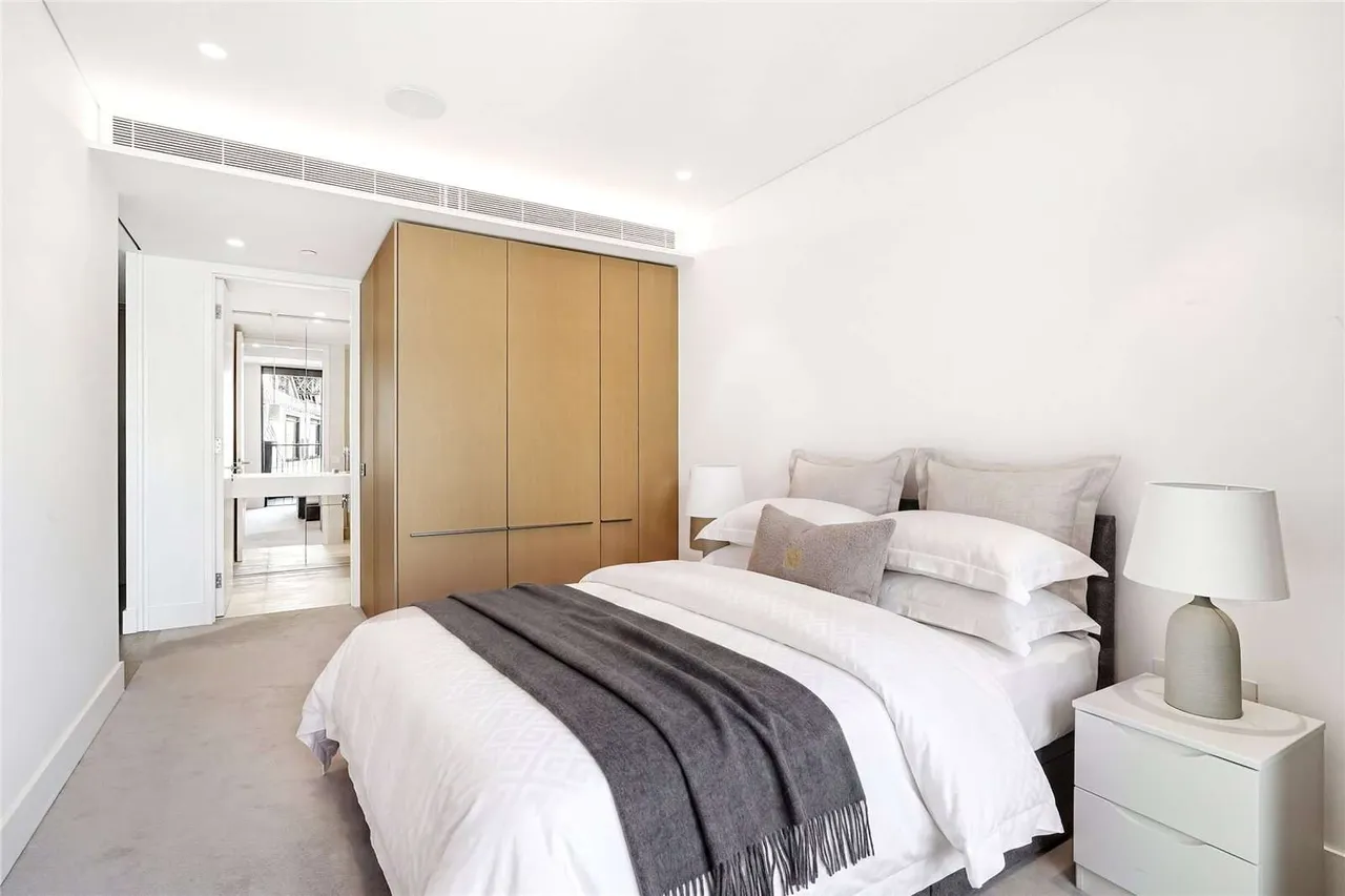 Rathbone Place, London, W1T, photo 10