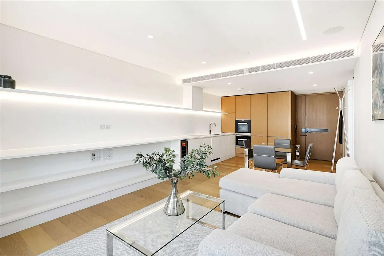 Rathbone Place, London, W1T, photo 5