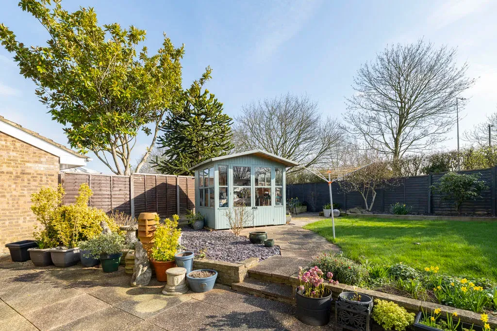 Windmill Hill Drive, Bletchley, Milton Keynes, Buckinghamshire, MK3 7RJ, photo 9