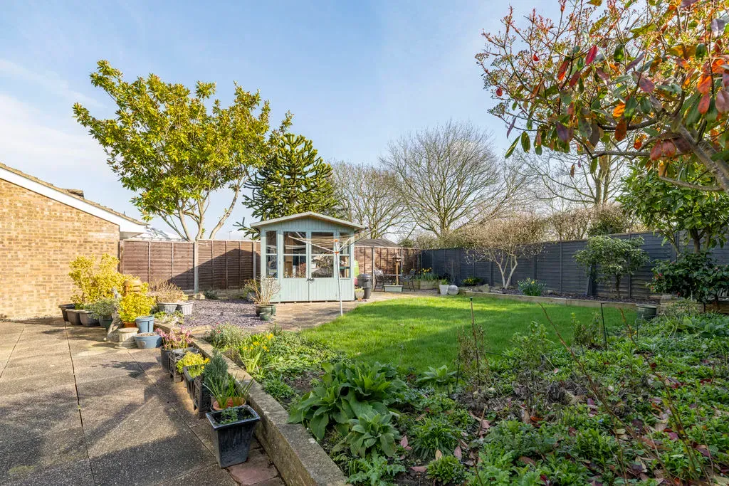 Windmill Hill Drive, Bletchley, Milton Keynes, Buckinghamshire, MK3 7RJ, photo 10