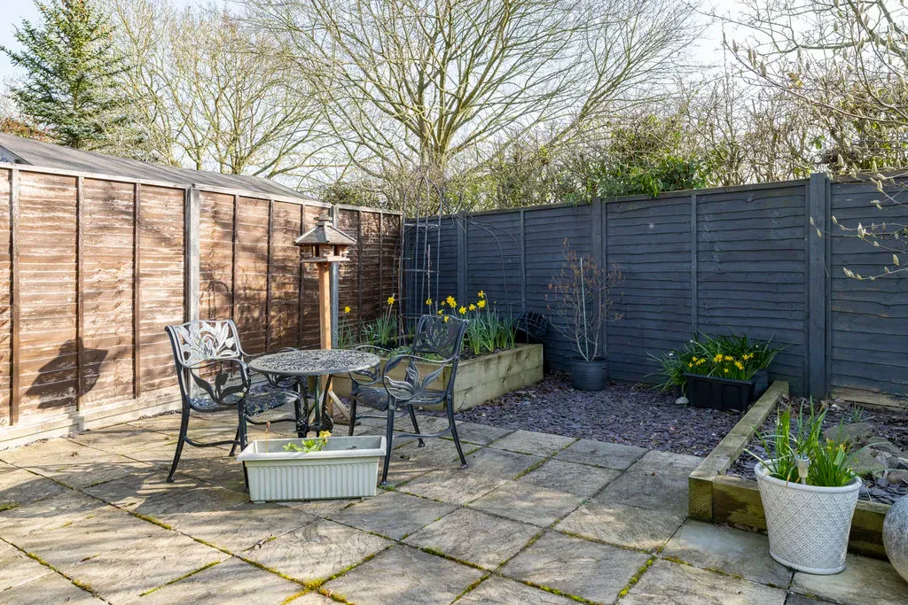 Windmill Hill Drive, Bletchley, Milton Keynes, Buckinghamshire, MK3 7RJ, photo 20